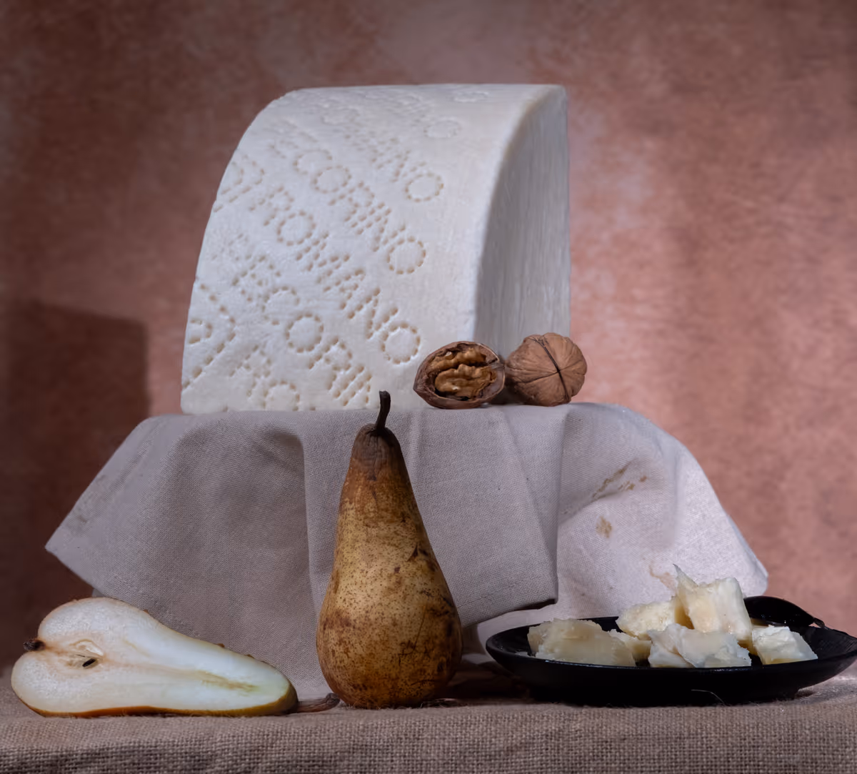 Pecorino Romano, perché si chiama così se oggi si produce soprattutto in Sardegna