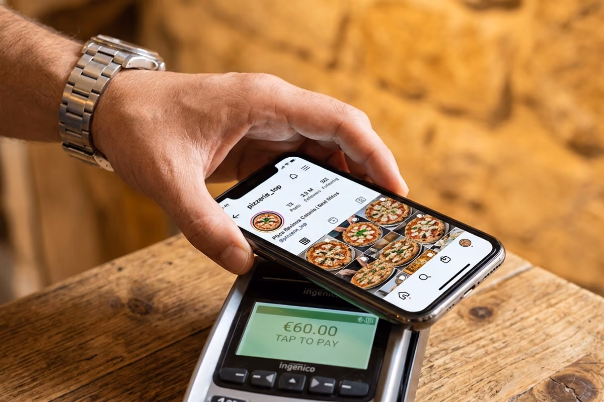 Cibo, influencer e ristoranti: chi paga davvero il conto della visibilità online?