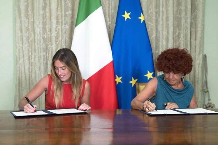 Maria Elena Boschi e Valeria Fedeli - Boschi-Fedeli, protocollo di prevenzione contro l'uso di alcol e droga nelle scuole