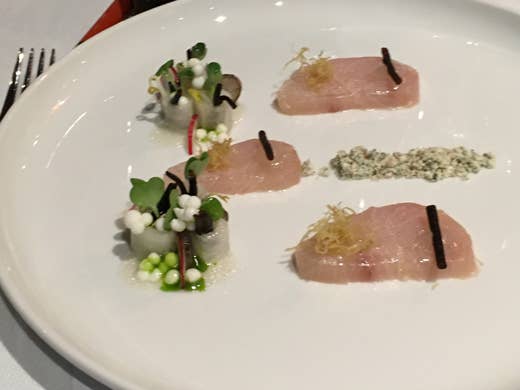 Japanese Hamachi, daikon, bergamotto e hijiki