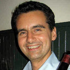 Figlio di <b>Renato Ratti</b>, personaggio mito del mondo vinicolo <b>...</b> - Pietro-Ratti