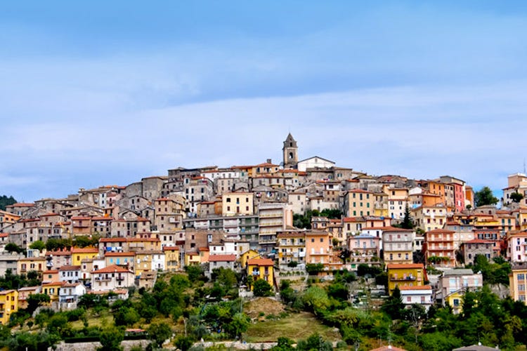 Panoramica su Fiuggi - Prezzi più bassi, calano i visitatori Il turismo piange in tutta Italia