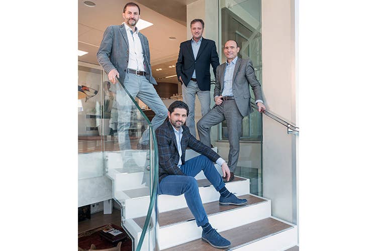 In piedi, da sinistra: Sergio Pezzotta (Ros), Sergio Ravasio (Caffè Ravasio), Giampietro Rota (Villa Domizia - 4R); seduto: Claudio Locatelli (Orobica Food) - Con l’Atelier italiano del gourmet il Made in Italy fa squadra