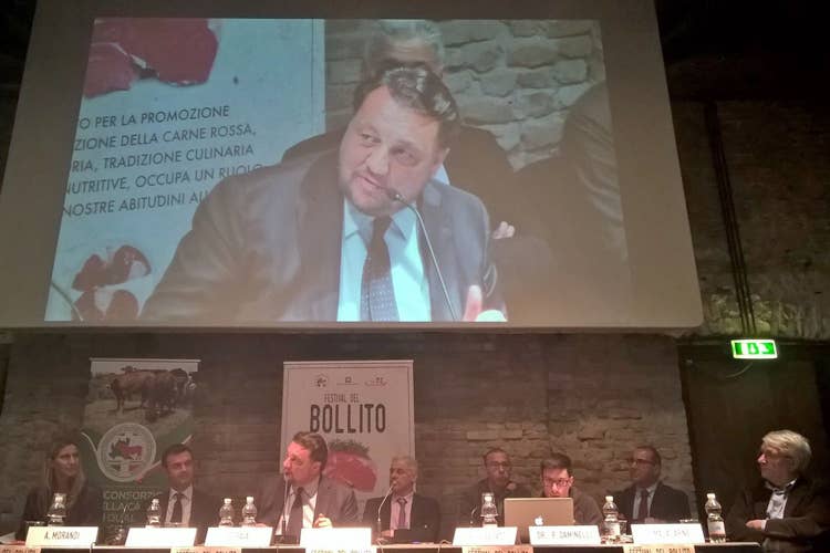 Gianni Fava - L'assessore Fava al Festival del Bollito «Sulla carne rossa servono notizie vere»