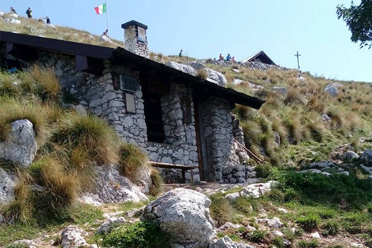 A piedi sul monte Pizzocolo per godere panorami mozzafiato