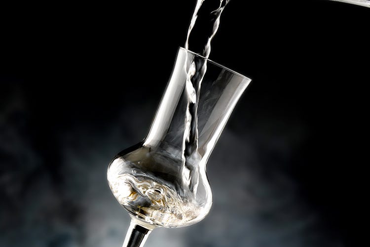 La passione per i distillati... online! - Aggrappatiacasa, apre su Fb una community di fans dei distillati