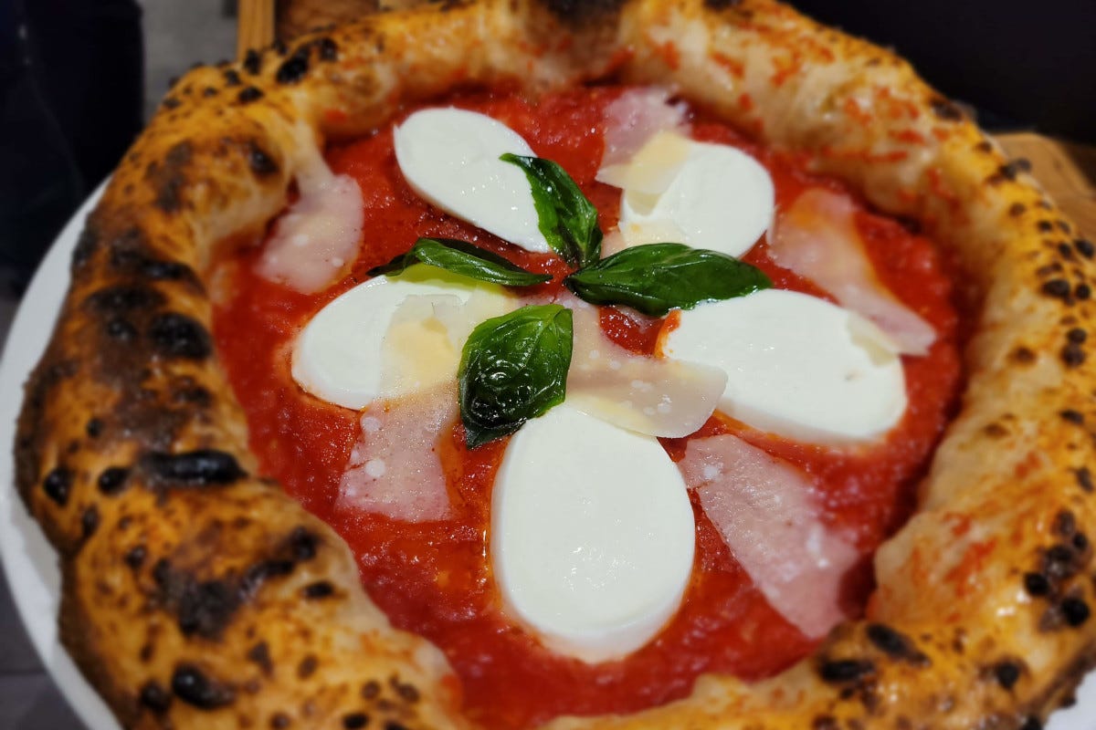 Pizza napoletana a regola d'arte: proviamo quella di Ciro Savarese