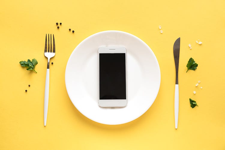 I ristoratori non possono permettersi di non digitalizzarsi - Due anni di evoluzione in tre mesi Digitale salvagente per i ristoranti