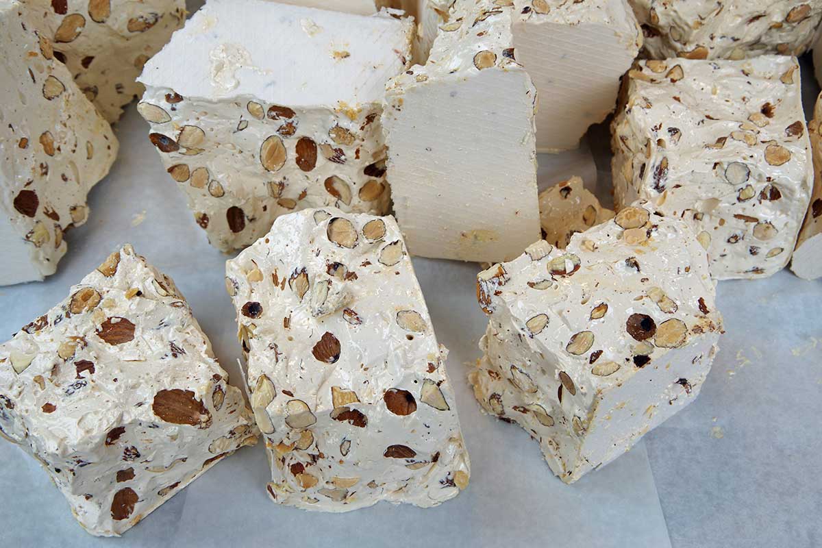 A Cremona Si Scaldano I Motori Per La Festa Del Torrone Italia A Tavola