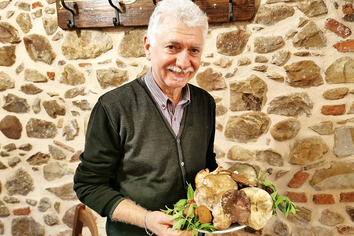 Peppe Carollo Nangalarruni a Castelbuono, l’osteria famosa per prodotti e piatti di montagna