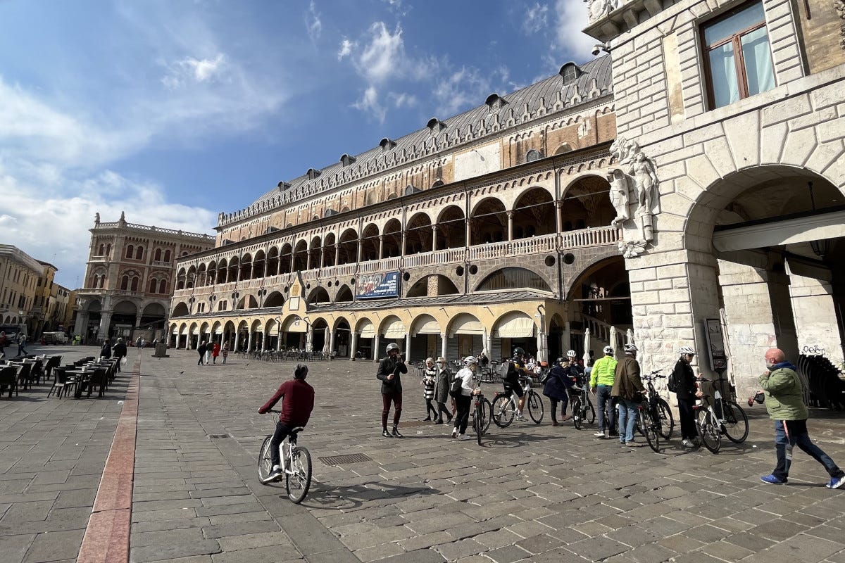 Ecco l'itinerario perfetto per vedere (e gustare) Padova in bicicletta