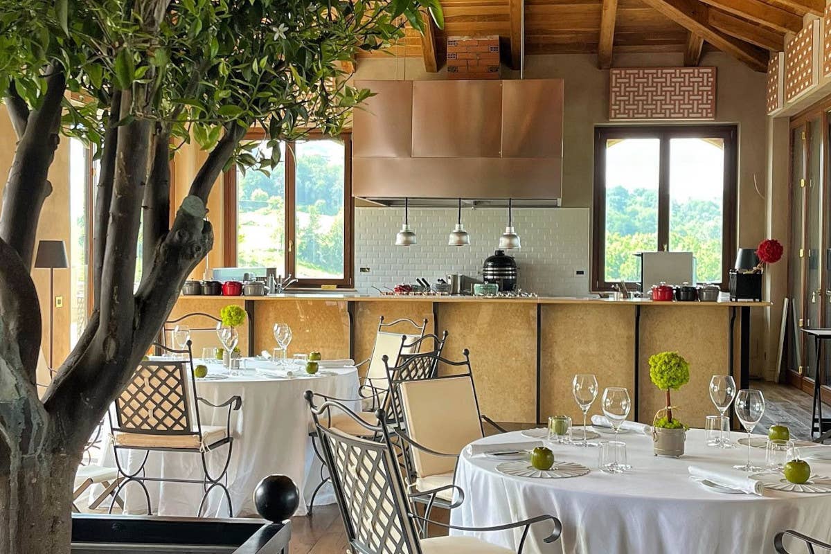 Ristorante L'Orangerie, oasi di gusto tra le rose a Bossolasco 