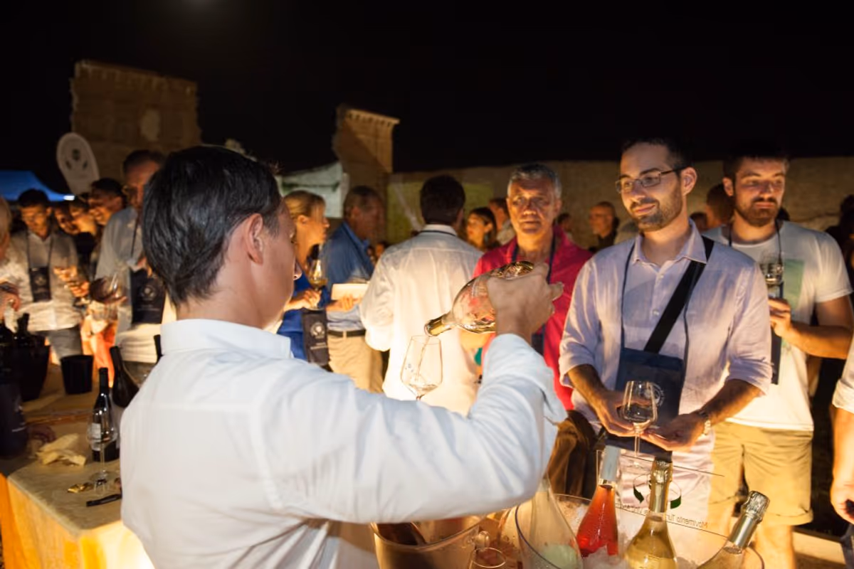 Abruzzo, torna Calici di Stelle con degustazioni, musica e visite nelle cantine