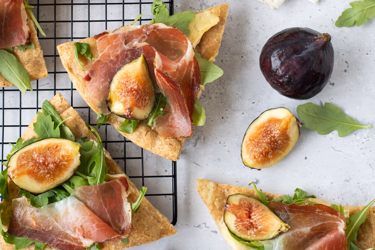 Focaccia integrale con brie, fichi, Speck Alto Adige Igp