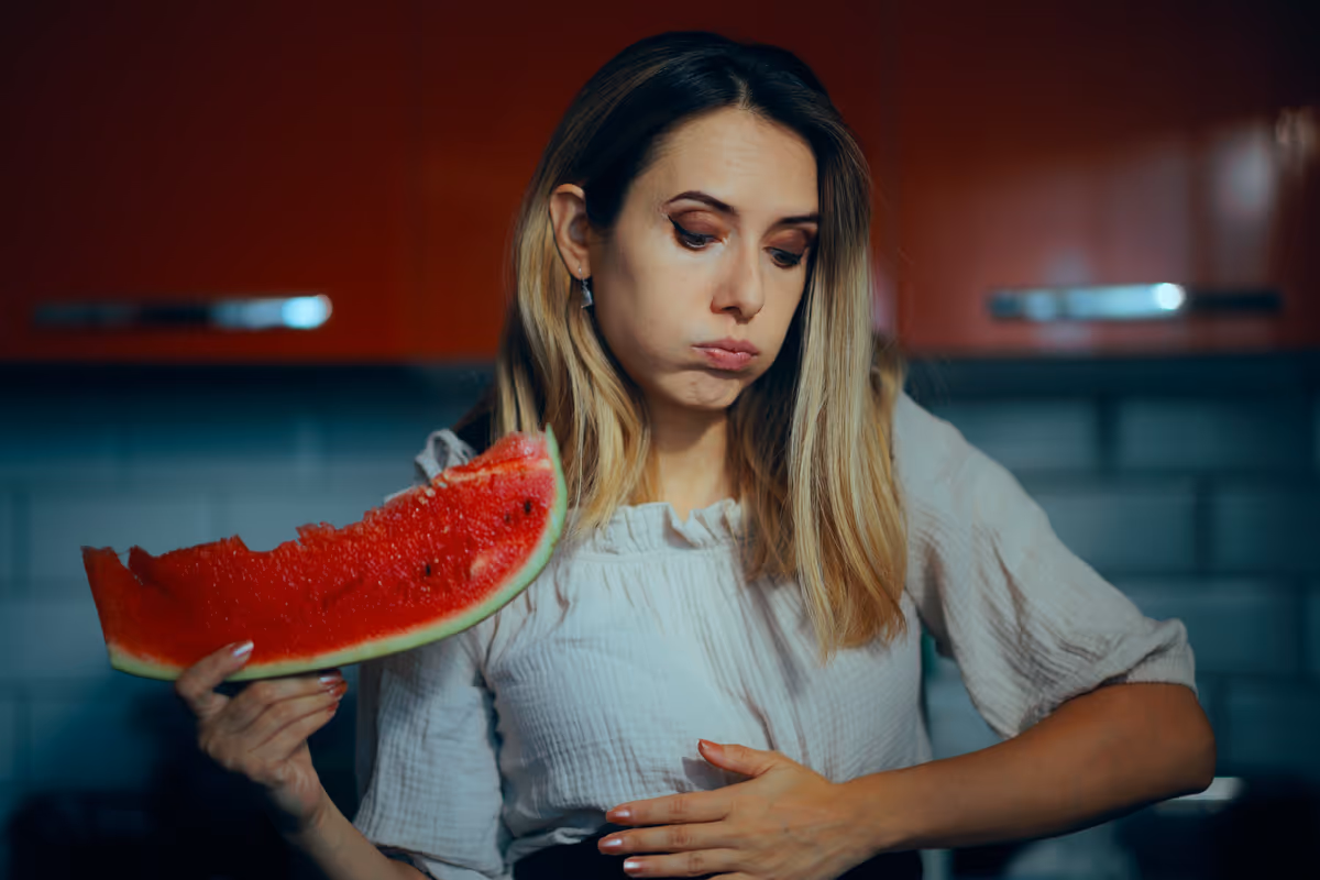 Reflusso in estate, anche frutta e verdura possono causare il bruciore di stomaco