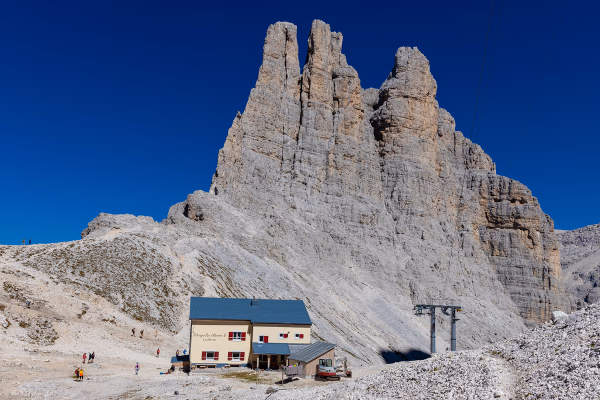 Gestire un rifugio alpino: 90 giorni per far quadrare i conti dell'anno