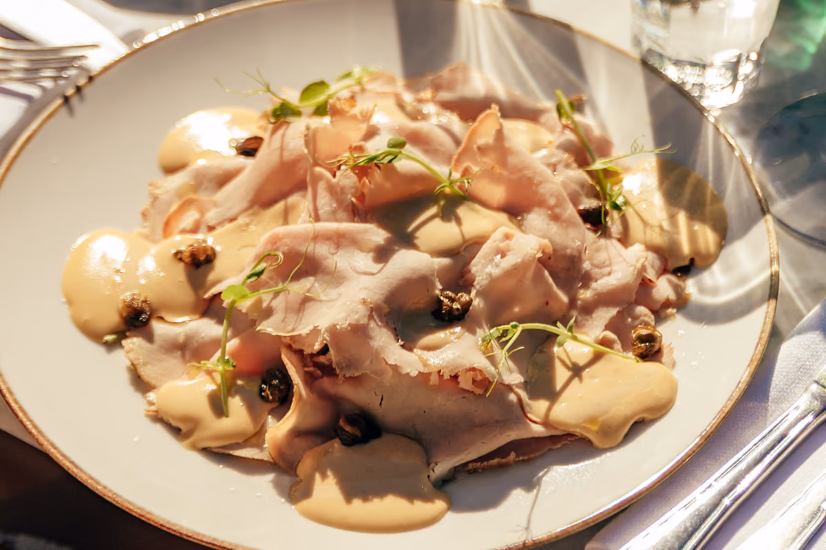 Vitello tonnato, la ricetta di Daniele Roppo: il segreto è la cottura a 65 °C