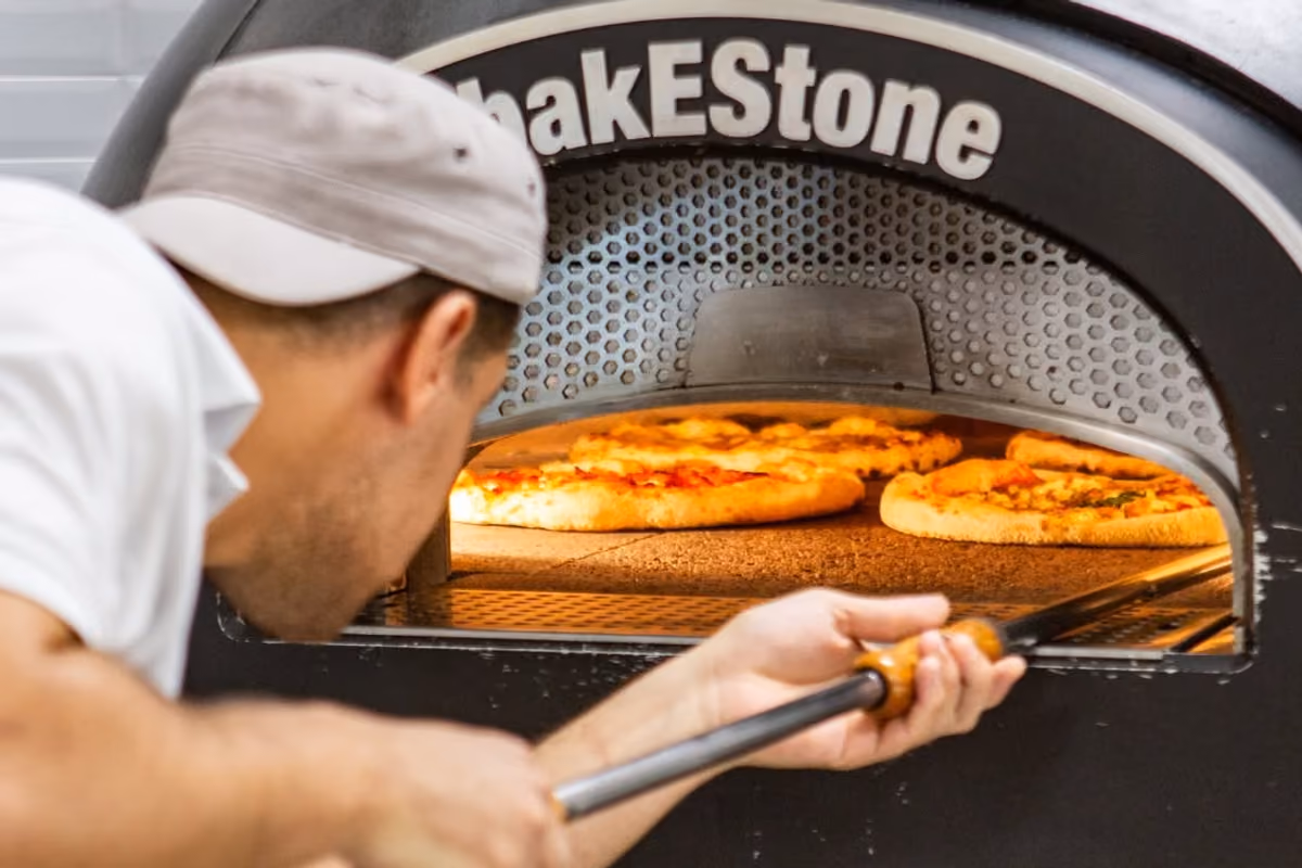 Pizza Fest torna a Belluno: sfida sugli impasti tra Bonci, Cicerone e Mancini