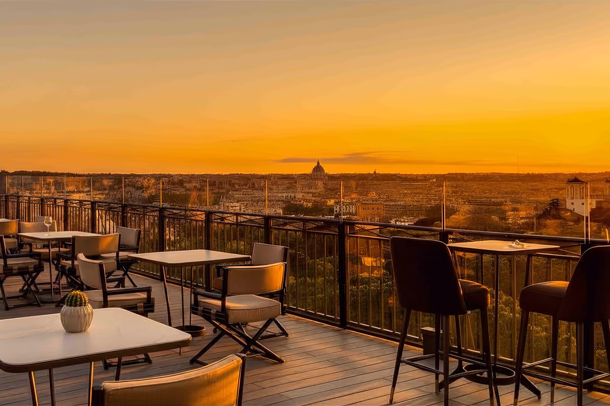 Dall'aperitivo al tè del pomeriggio: a Roma un rooftop cambia con le stagioni