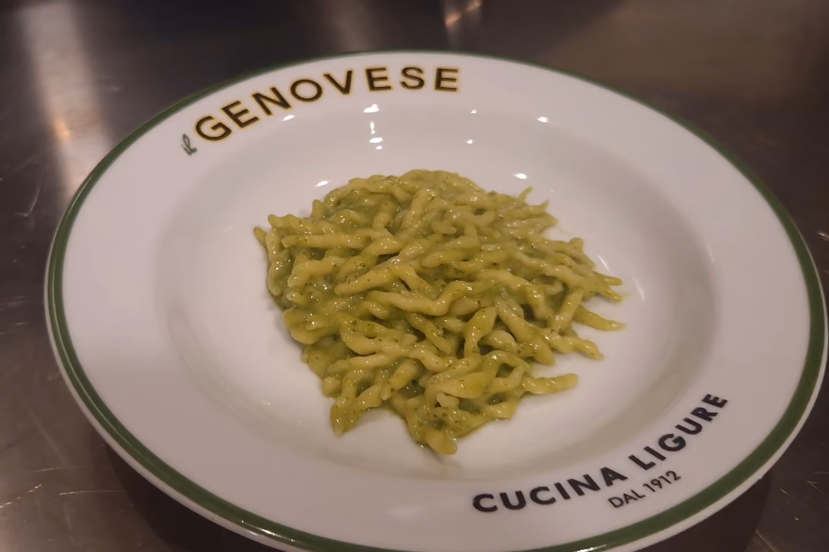 Il pesto genovese si abbina al tè: ecco perché funziona