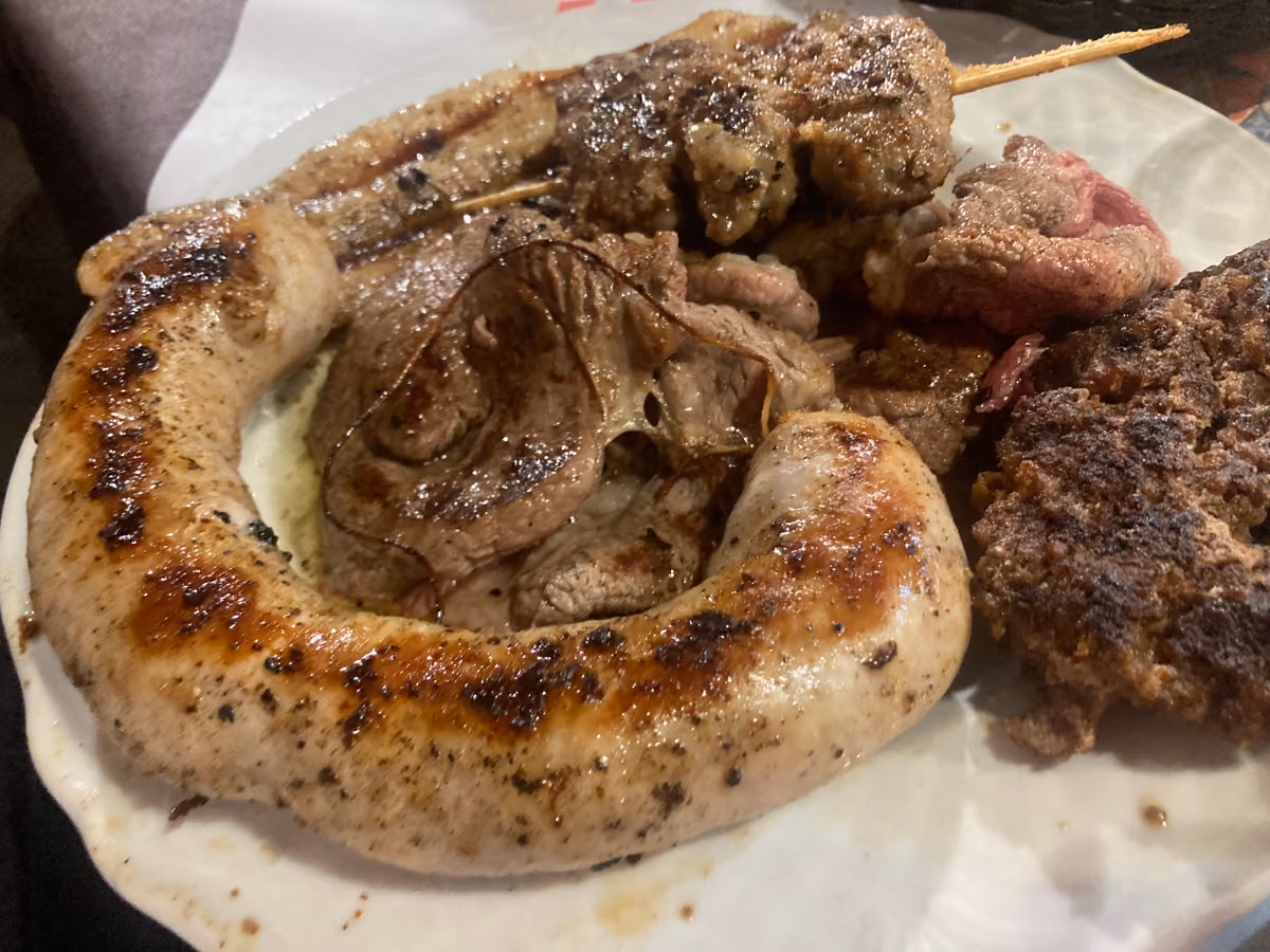 Carne di cavallo, tradizione o tabù? A Catania è cultura gastronomica