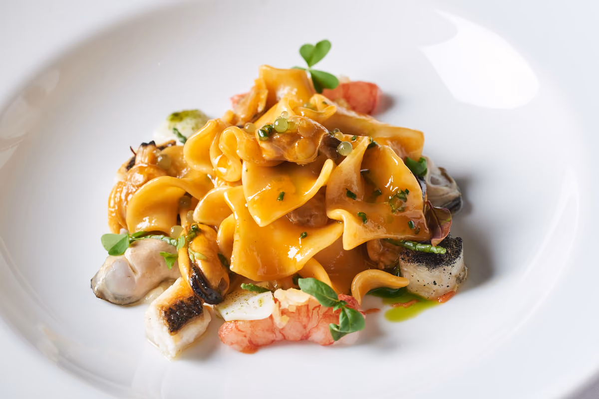 Non la solita pasta ai frutti di mare, la ricetta con ostriche e gamberi rossi