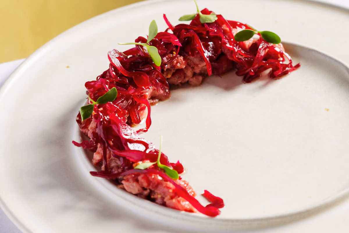 Il Nosh di Treviglio diventa “Ribelle”: qui il vino rosso si abbina anche al pesce