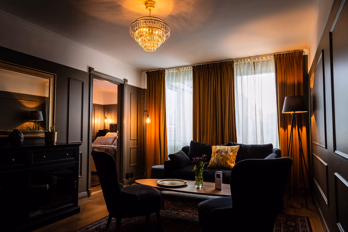 L'hotel che fu crocevia di spie e trafficanti (e dove il Capodanno si festeggia due volte)