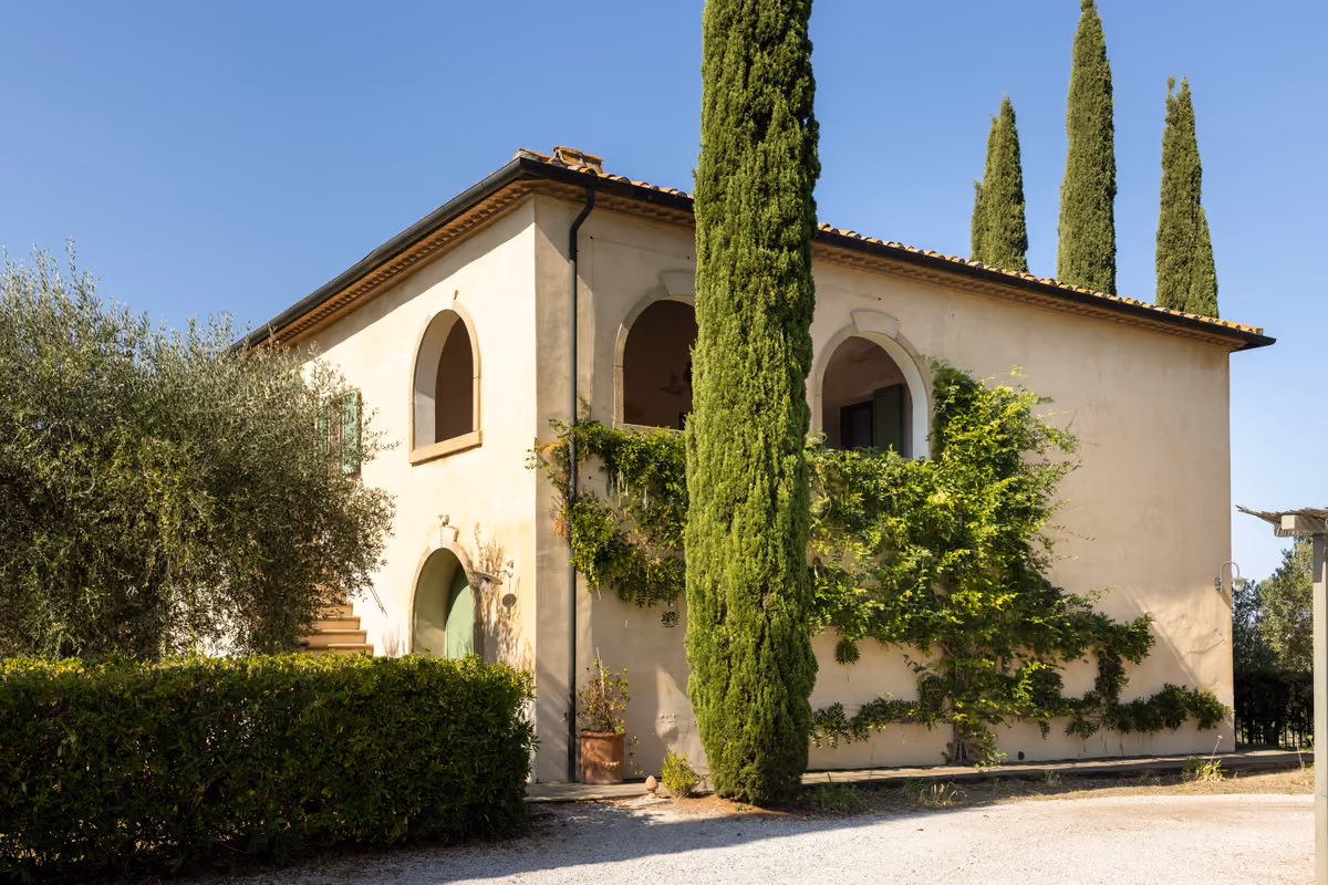 Ora da Caiarossa si può anche dormire: la nuova ospitalità tra i vigneti in Toscana