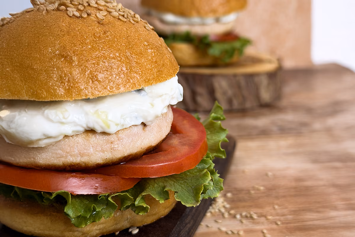 Fai l'hamburger in casa ma compri il pane? La ricetta per il bun a basso indice glicemico