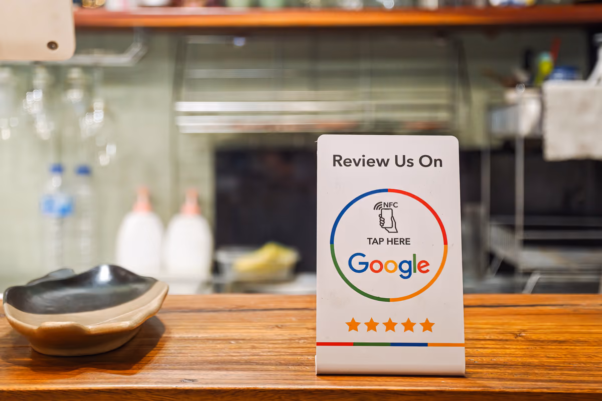 Recensioni false, segnalarle non basta: come può tutelarsi il ristorante