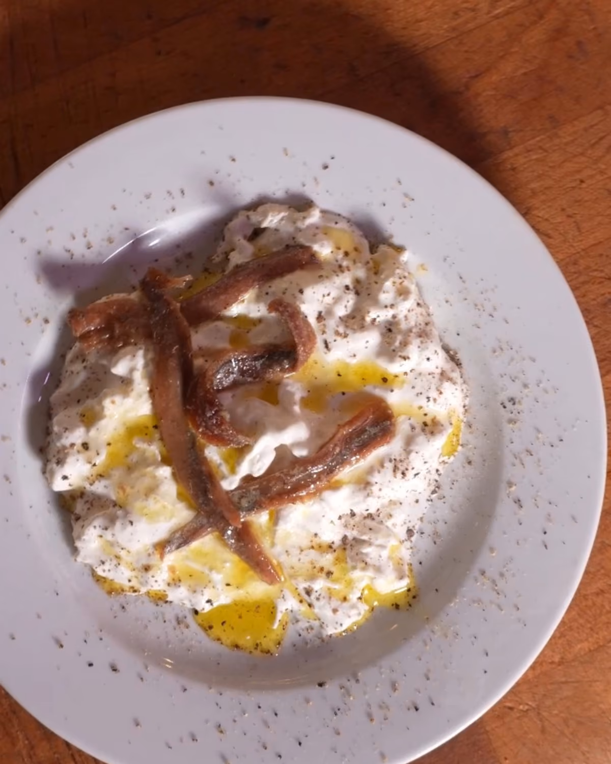 A Testaccio, burrata e alici del Cantabrico raccontano l'arte dell'abbinamento al calice
