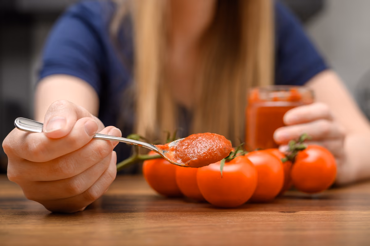 Concentrato di pomodoro e attenzione: perché le notizie sullo studio spagnolo sono fuorvianti