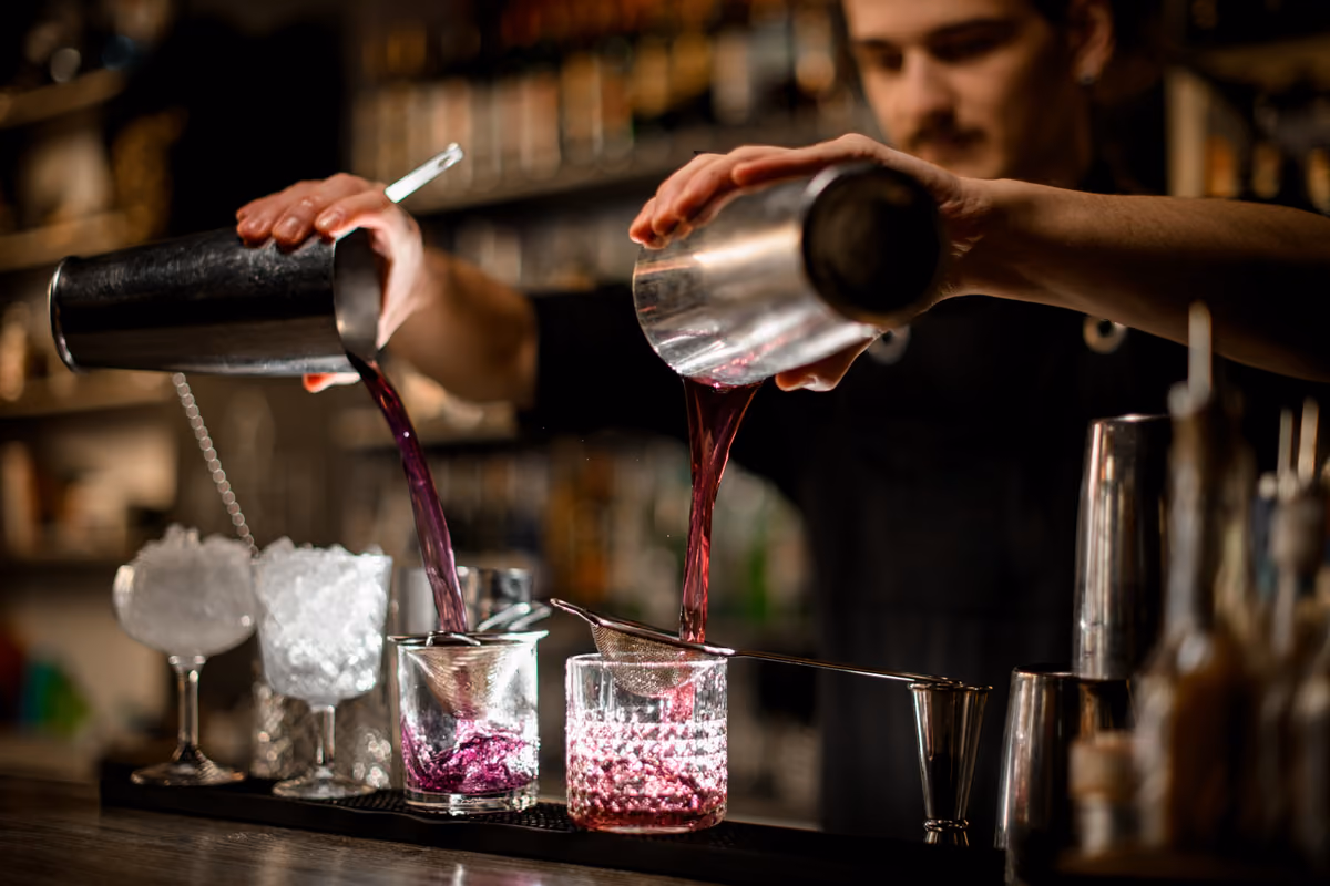 Bartender sotto pressione: come essere veloci (senza sbagliare) durante il servizio