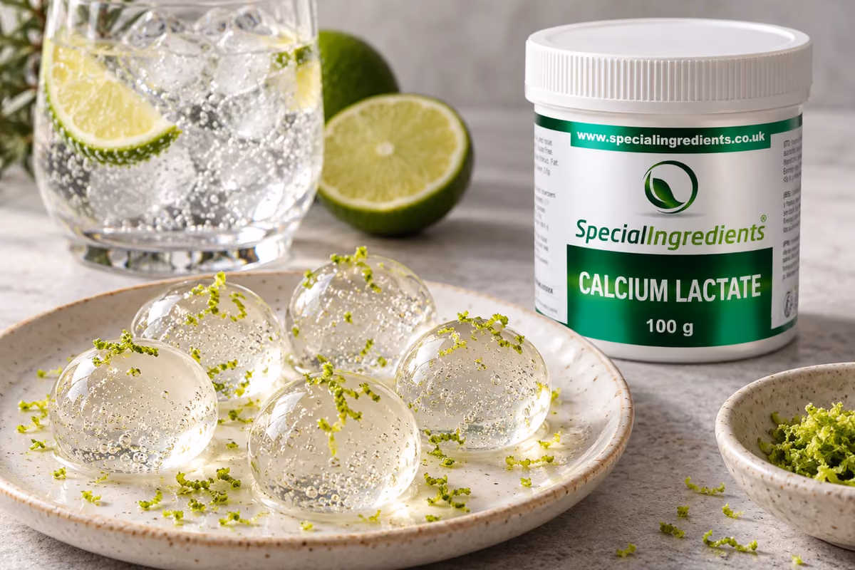 Il cocktail cambia consistenza: il Gin Tonic diventa una sfera da mangiare