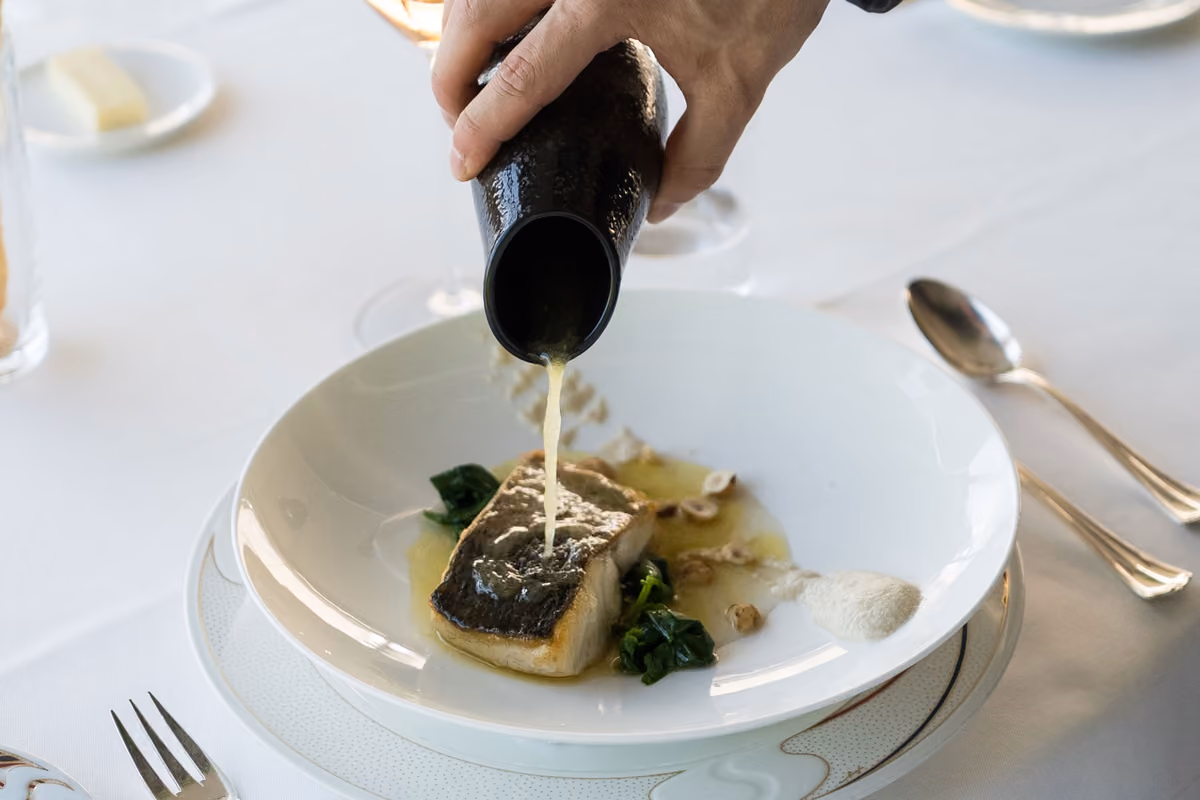 Arrivi in barca e mangi pesce di lago: il ristorante da scoprire a Verbania