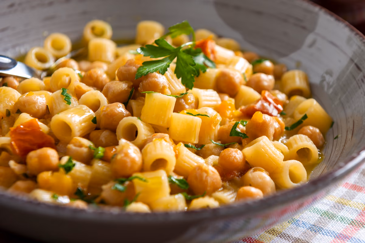 Quali alimenti conviene mangiare insieme? Gli abbinamenti utili e i falsi miti