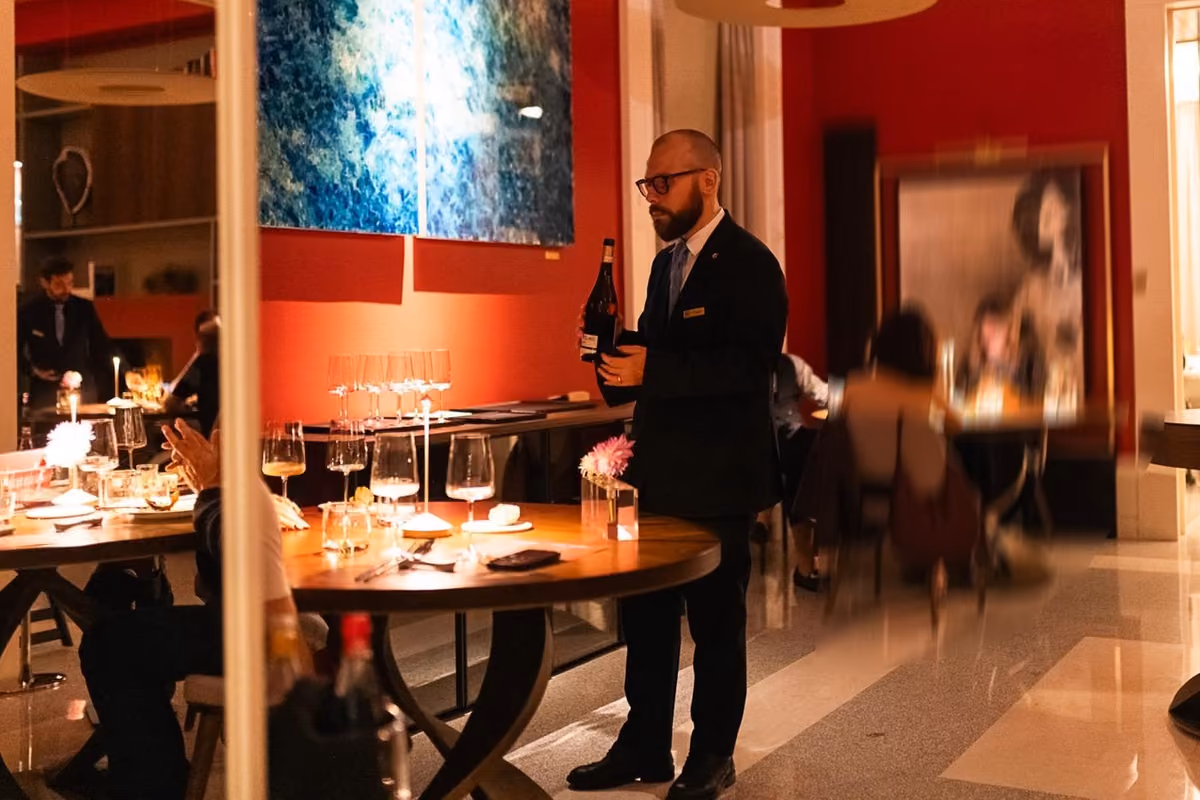 Il vino ha perso il contatto con i giovani? «Serve più cultura, a partire dalla scuola»