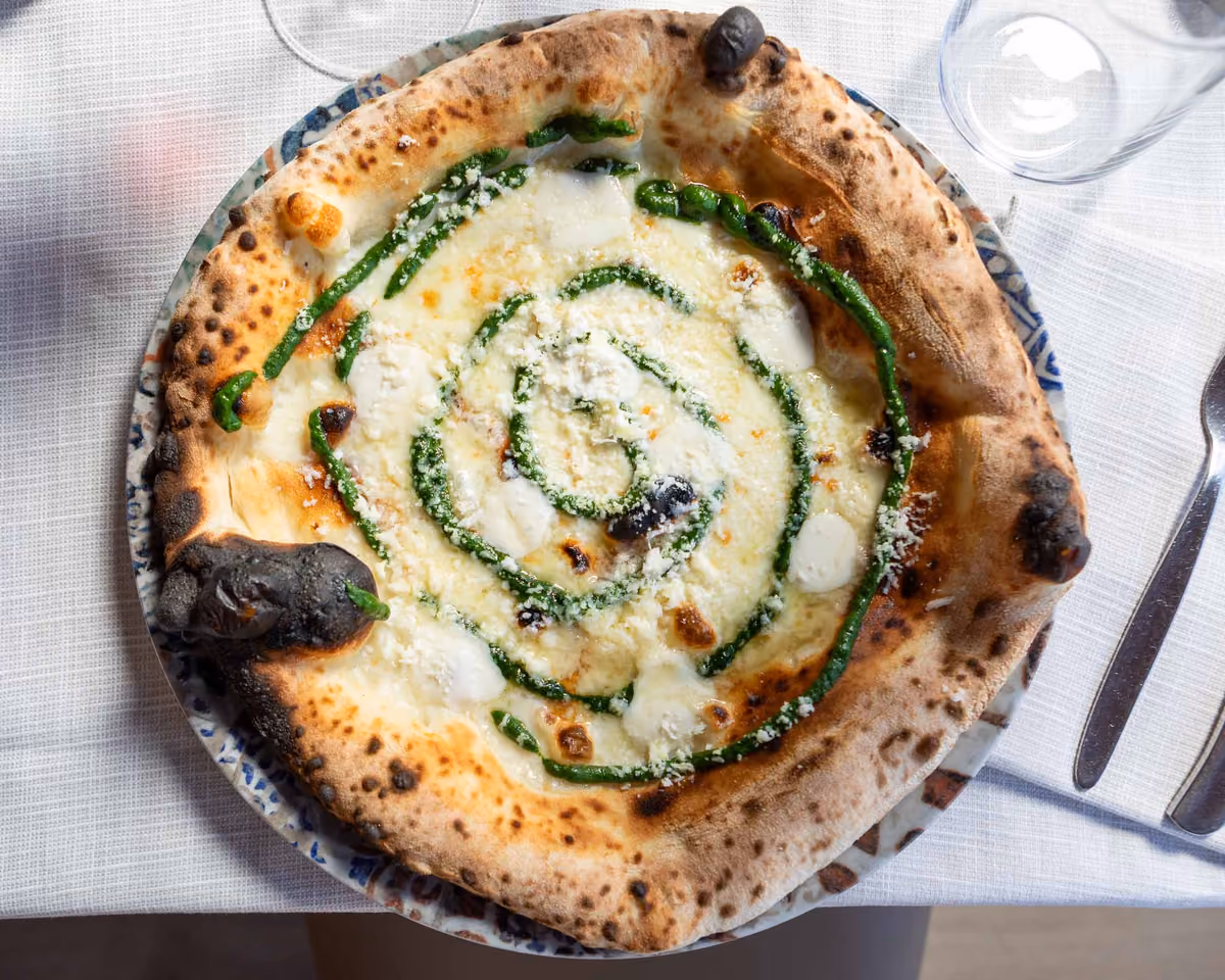 Orzo e riso germogliati nell'impasto della pizza: dove provarla in Piemonte