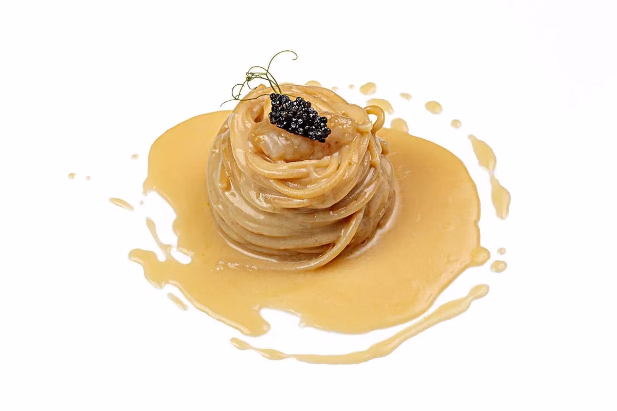 Spaghettone ai tre caviali: la ricetta con Asetra fresco, croccante e in bottarga