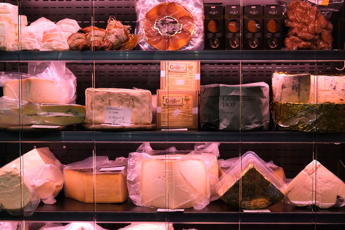 Tre botteghe di Roma resistono ai supermercati puntando su qualità e rapporti umani