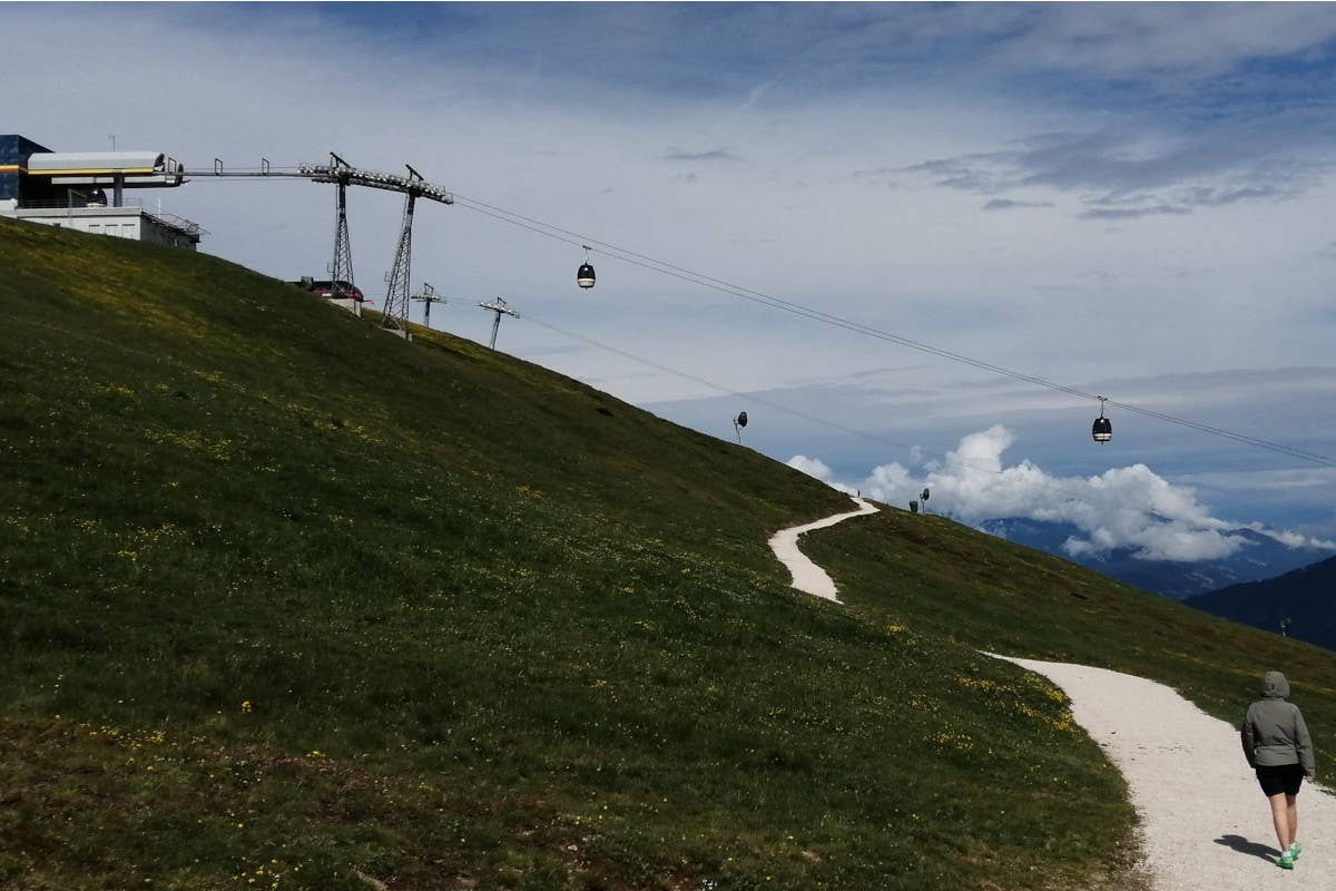 Una delle funivie in cima al Kronplatz Viaggio su due ruote alla scoperta della Val Pusteria