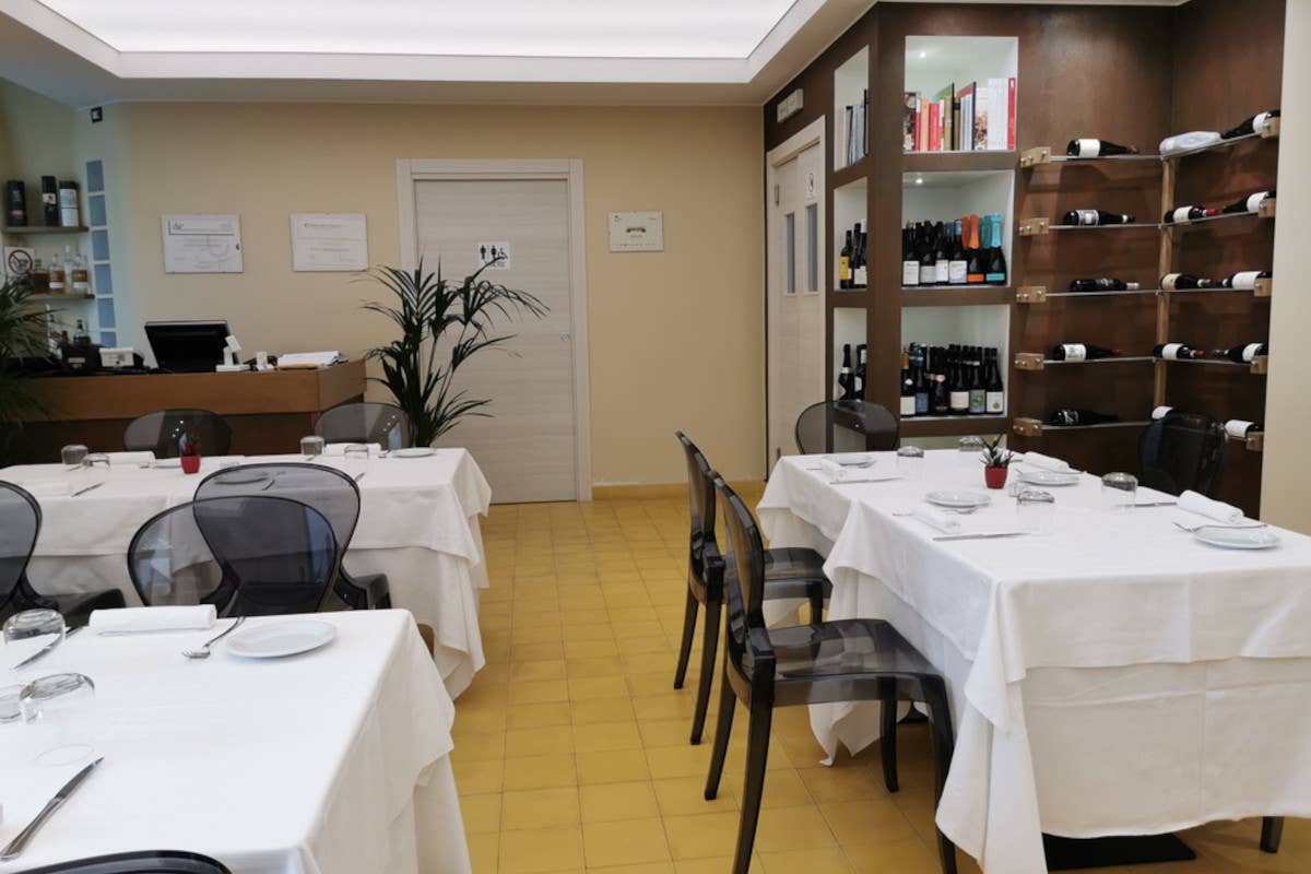 Una deviazione golosa prima di imbarcarsi per le Eolie? Scopri l'osteria Ambrosia