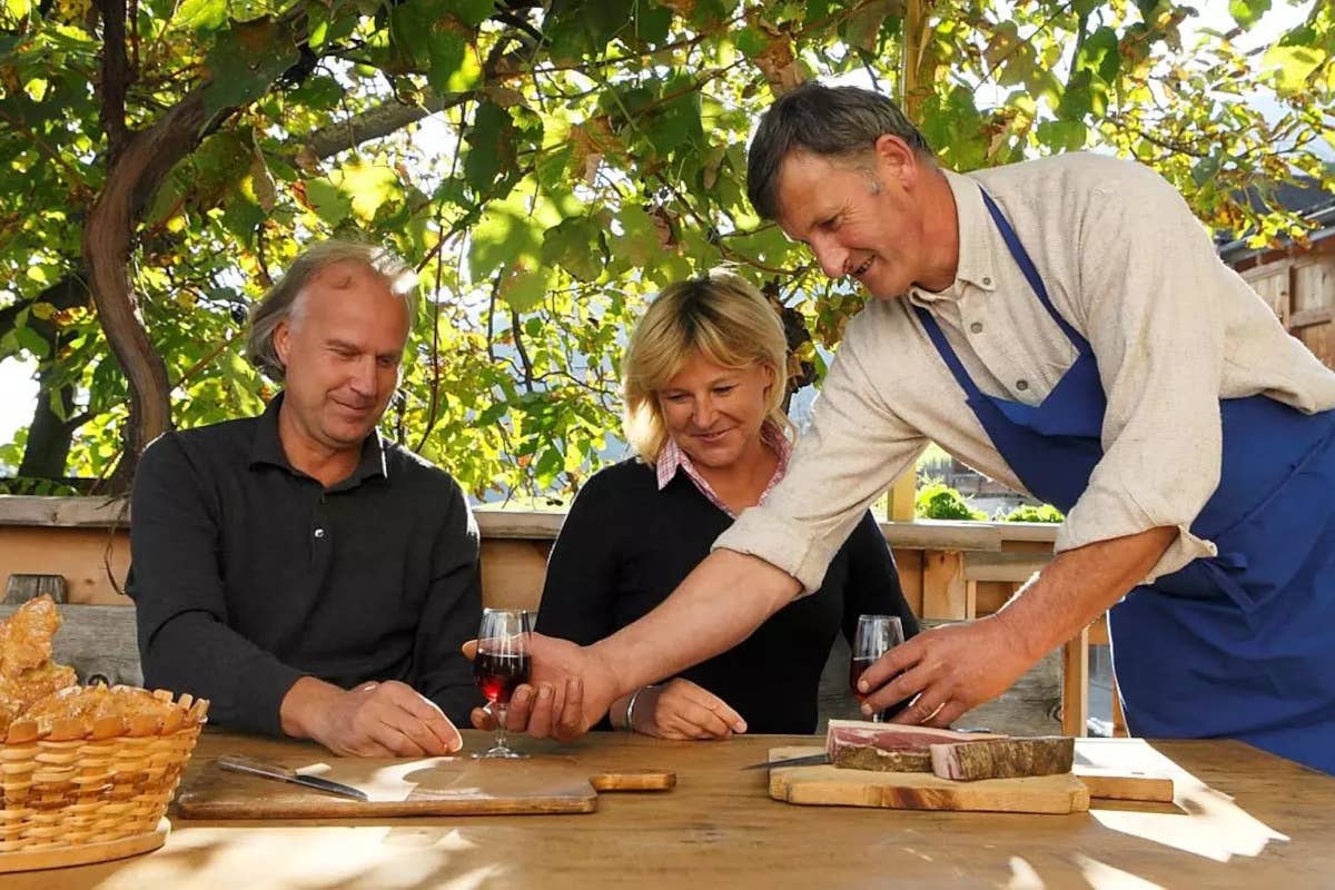 Mangiare in un'osteria tipica dell'Alto Adige? Ecco i 21 masi da non perdere