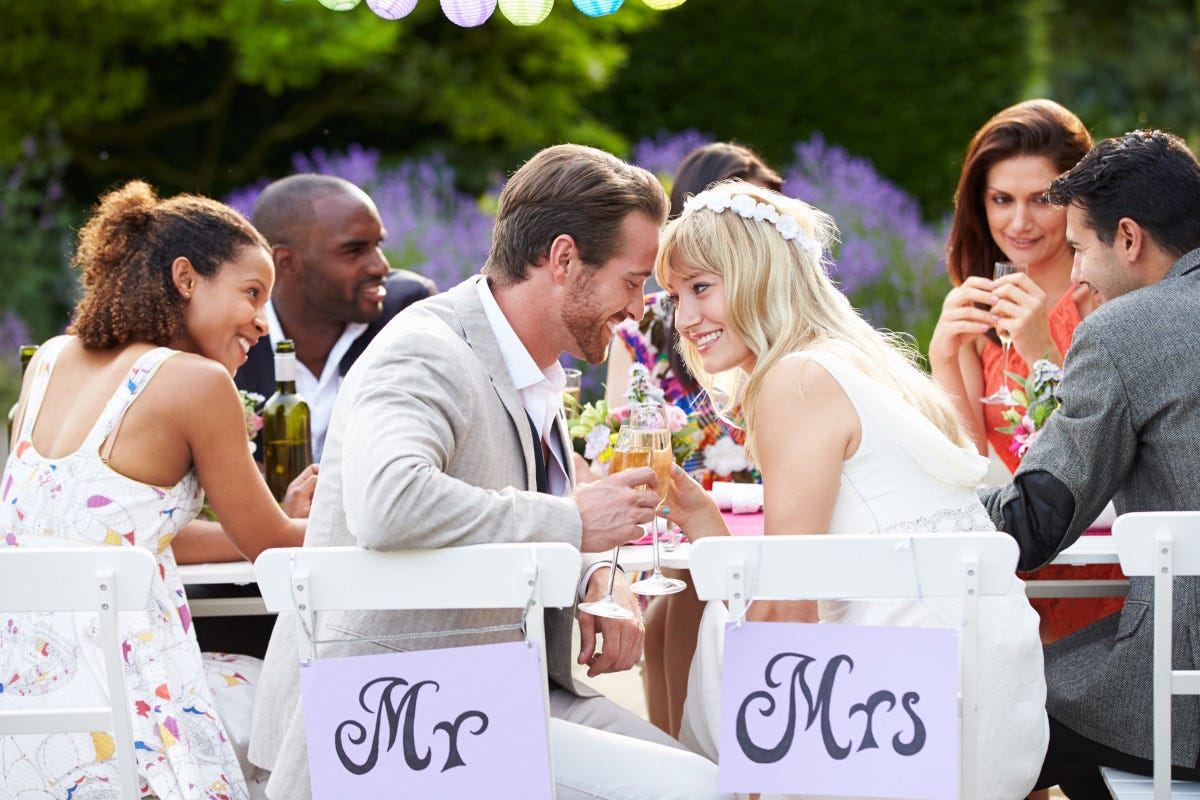 Matrimoni 2024: pronti per il [£$midnight fast food$£]? È la tendenza del futuro