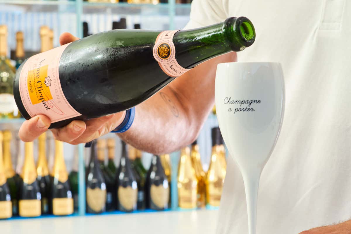 Al ristorante Meraviglioso l’estate golosa e canterina di Porto Cervo