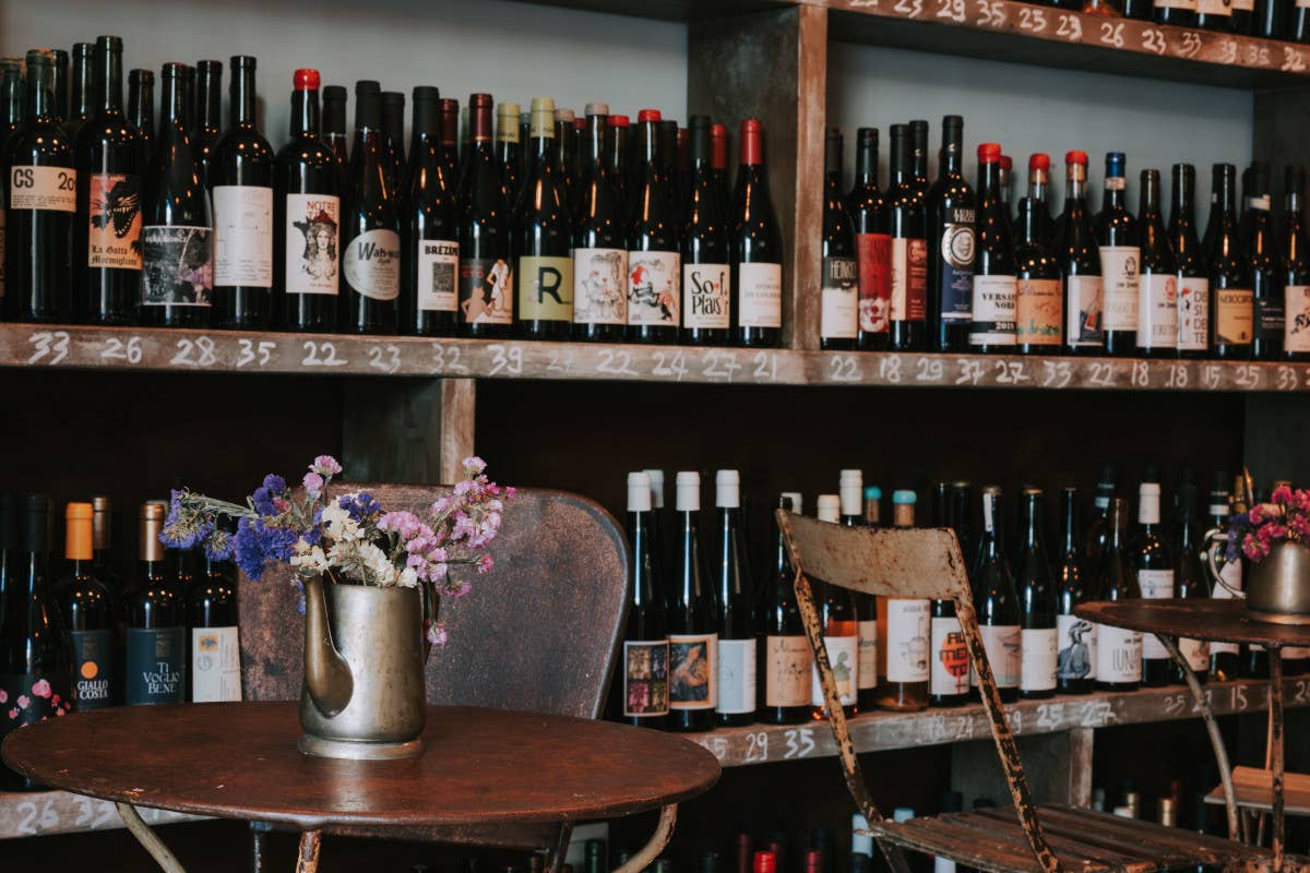 Entriamo da Spaccio Grosso, il wine bar con dispensa in zona Porta Pia