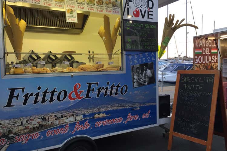 4Wheels, ad Arezzo 30 Food Truck 50 cibi di strada italiani e internazionali 4Wheels, ad Arezzo 30 Food Truck 50 cibi di strada italiani e internazionali