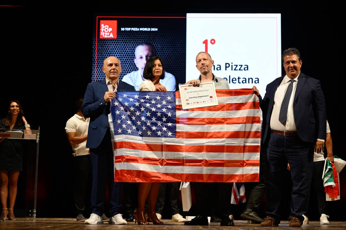 La miglior pizzeria al mondo del 2024 è “Una Pizza Napoletana” a New York