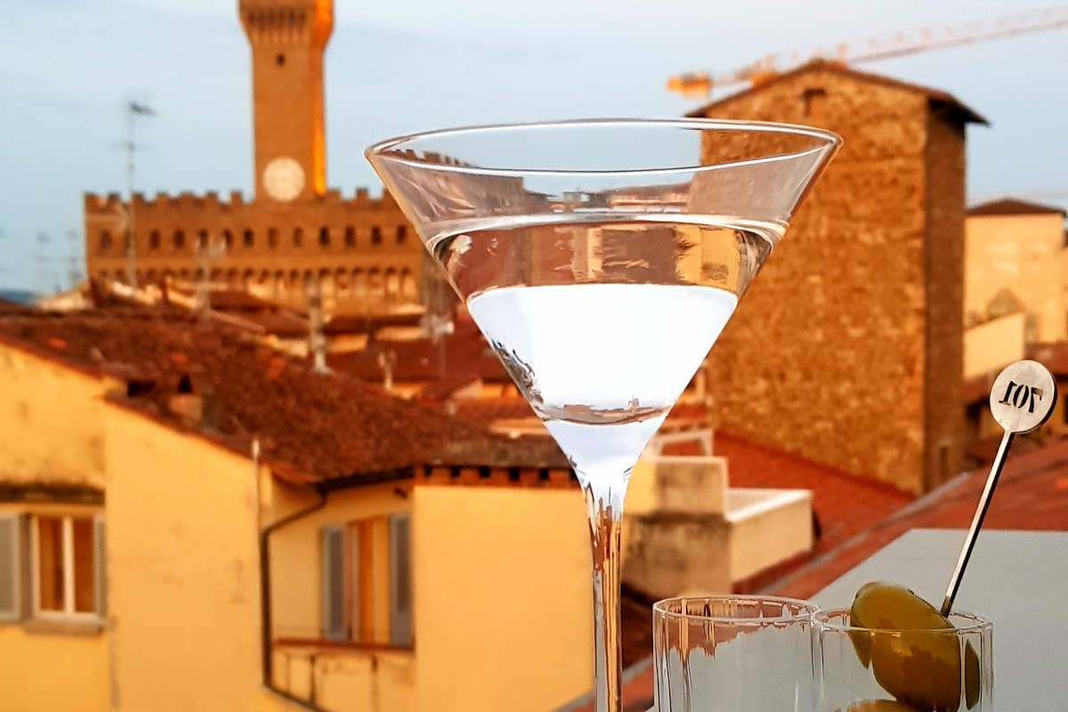 Ecco com'è il nuovo 701 Rooftop Bar di Ferragamo nel centro di Firenze